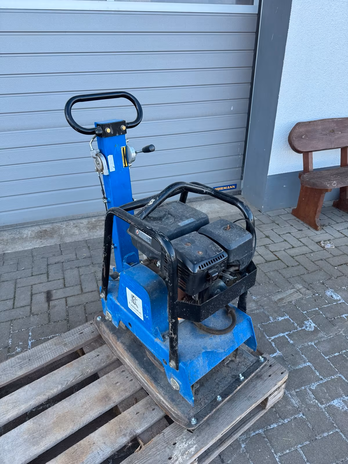 Rüttelplatte 161 kg Scheppach HP3000S